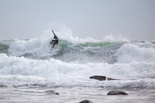 Phil Pope gjør en saltstein cutback surfshop.no